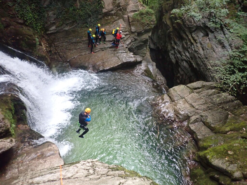 stage canyoning découverte
